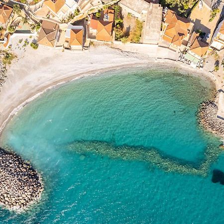 Seaside Family Haven - Avia'S Spacious Getaway Bagian luar foto