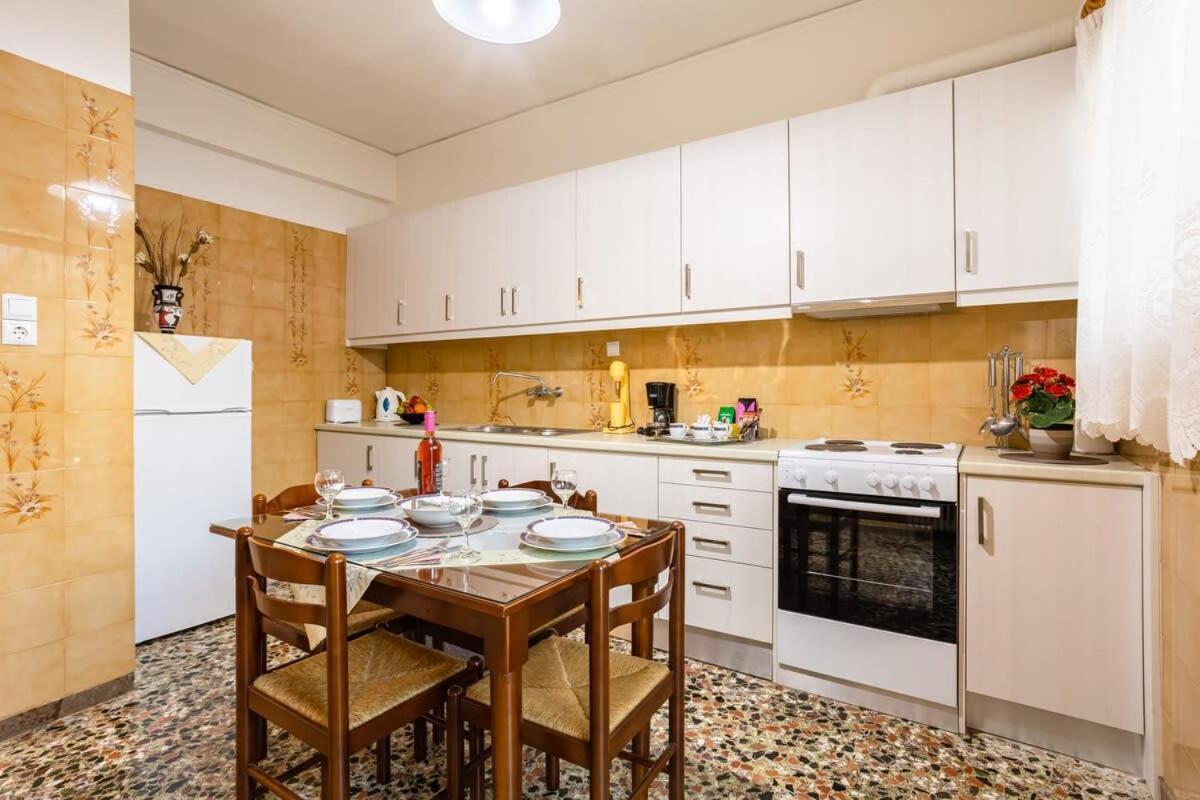 Seaside Family Haven - Avia'S Spacious Getaway Bagian luar foto