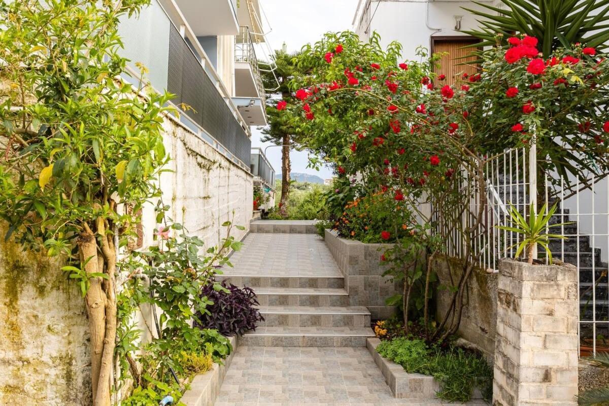 Seaside Family Haven - Avia'S Spacious Getaway Bagian luar foto
